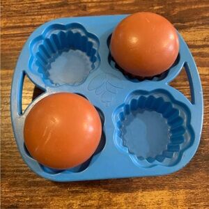 Vintage 1980's Fisher Price Fun With Food Cupcake Tray‎ & 2 Cupcakes No Frosting